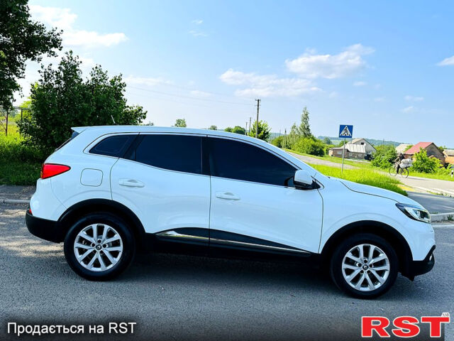 Белый Рено Kadjar, объемом двигателя 1.6 л и пробегом 67 тыс. км за 18500 $, фото 1 на Automoto.ua