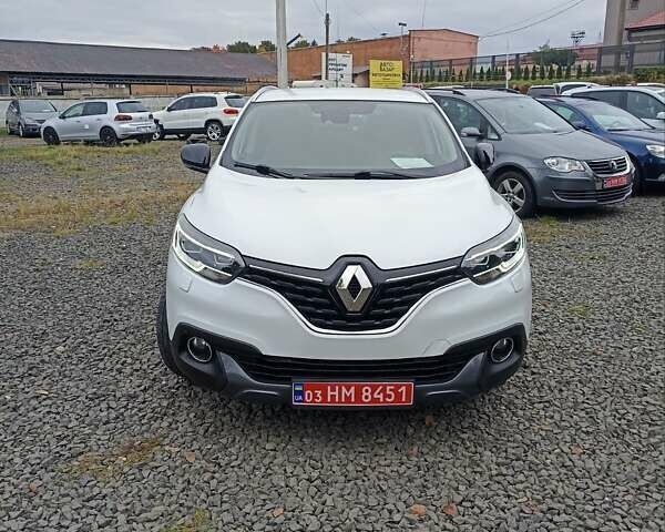 Белый Рено Kadjar, объемом двигателя 1.46 л и пробегом 182 тыс. км за 16800 $, фото 1 на Automoto.ua