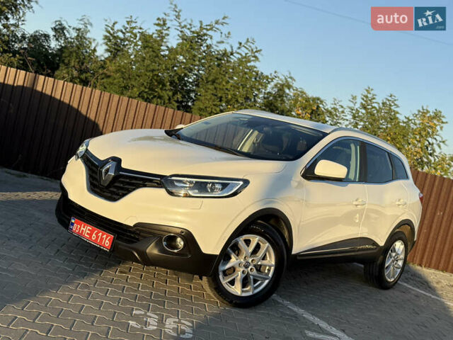 Белый Рено Kadjar, объемом двигателя 1.5 л и пробегом 219 тыс. км за 17250 $, фото 1 на Automoto.ua