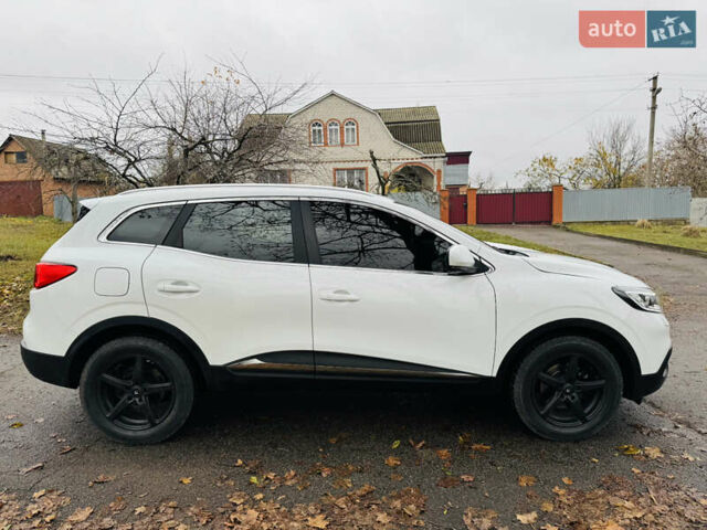 Белый Рено Kadjar, объемом двигателя 1.5 л и пробегом 67 тыс. км за 18500 $, фото 1 на Automoto.ua