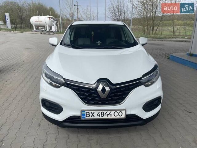 Белый Рено Kadjar, объемом двигателя 1.46 л и пробегом 132 тыс. км за 19200 $, фото 1 на Automoto.ua