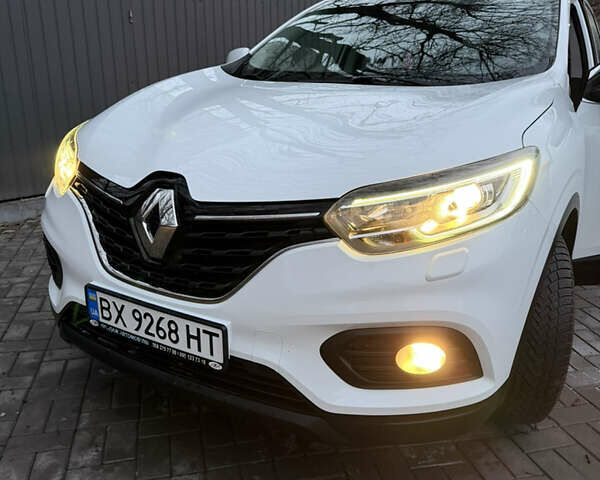 Белый Рено Kadjar, объемом двигателя 1.46 л и пробегом 212 тыс. км за 16900 $, фото 1 на Automoto.ua