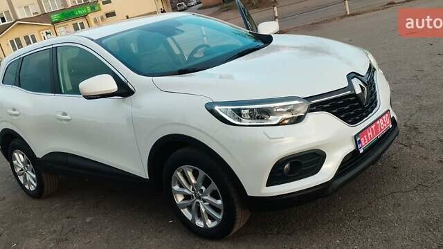 Белый Рено Kadjar, объемом двигателя 1.5 л и пробегом 103 тыс. км за 18800 $, фото 1 на Automoto.ua