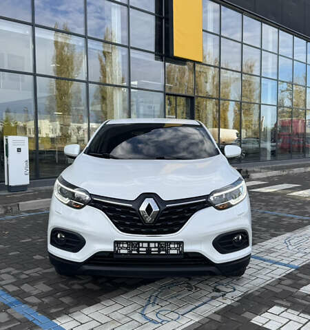 Белый Рено Kadjar, объемом двигателя 1.2 л и пробегом 51 тыс. км за 15700 $, фото 1 на Automoto.ua
