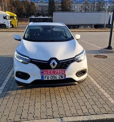 Белый Рено Kadjar, объемом двигателя 1.5 л и пробегом 127 тыс. км за 18600 $, фото 1 на Automoto.ua