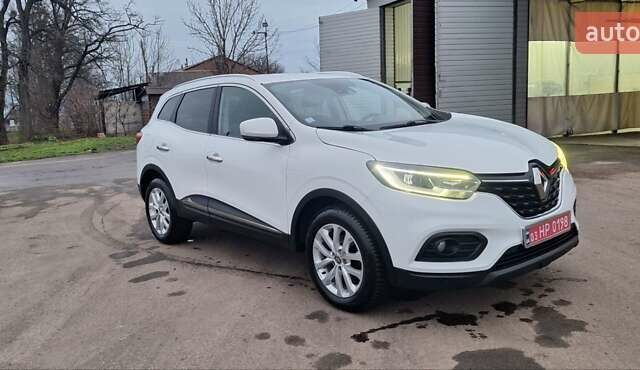 Белый Рено Kadjar, объемом двигателя 1.5 л и пробегом 145 тыс. км за 17900 $, фото 1 на Automoto.ua