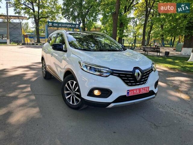 Белый Рено Kadjar, объемом двигателя 1.5 л и пробегом 158 тыс. км за 18800 $, фото 1 на Automoto.ua