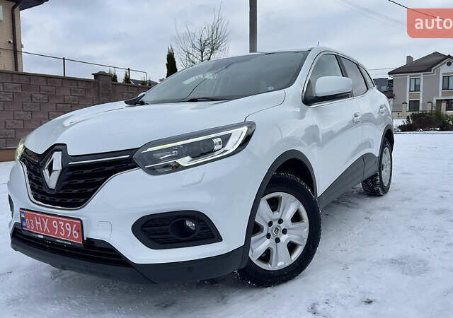 Белый Рено Kadjar, объемом двигателя 1.5 л и пробегом 165 тыс. км за 18500 $, фото 1 на Automoto.ua