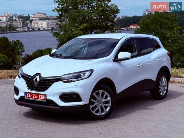 Белый Рено Kadjar, объемом двигателя 1.5 л и пробегом 191 тыс. км за 16950 $, фото 1 на Automoto.ua