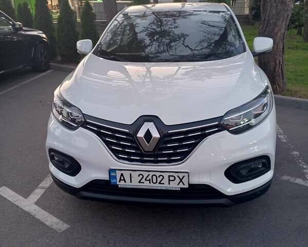 Белый Рено Kadjar, объемом двигателя 1.46 л и пробегом 230 тыс. км за 18999 $, фото 1 на Automoto.ua