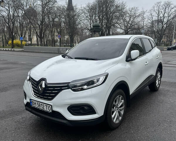 Белый Рено Kadjar, объемом двигателя 1.46 л и пробегом 29 тыс. км за 23800 $, фото 1 на Automoto.ua