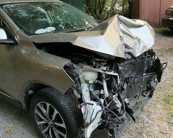Бежевый Рено Kadjar, объемом двигателя 1.46 л и пробегом 193 тыс. км за 10500 $, фото 1 на Automoto.ua