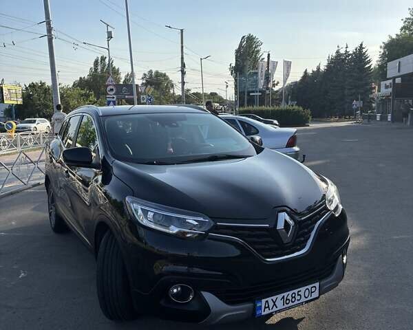 Черный Рено Kadjar, объемом двигателя 1.6 л и пробегом 147 тыс. км за 16900 $, фото 1 на Automoto.ua
