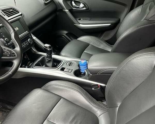 Черный Рено Kadjar, объемом двигателя 1.5 л и пробегом 216 тыс. км за 18000 $, фото 1 на Automoto.ua