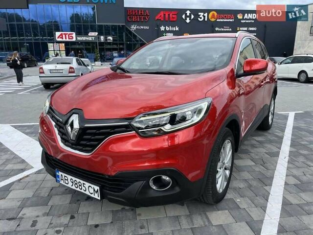 Красный Рено Kadjar, объемом двигателя 1.2 л и пробегом 56 тыс. км за 15700 $, фото 1 на Automoto.ua