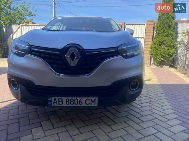 Серый Рено Kadjar, объемом двигателя 1.5 л и пробегом 99 тыс. км за 18000 $, фото 1 на Automoto.ua