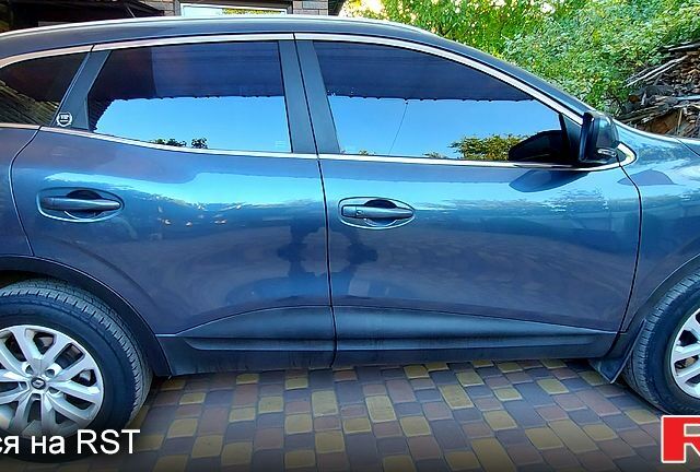 Сірий Рено Kadjar, об'ємом двигуна 1.5 л та пробігом 95 тис. км за 17600 $, фото 1 на Automoto.ua