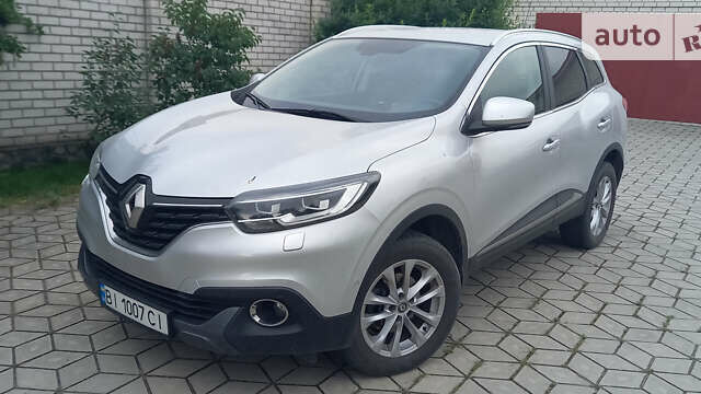 Серый Рено Kadjar, объемом двигателя 1.46 л и пробегом 66 тыс. км за 18450 $, фото 1 на Automoto.ua