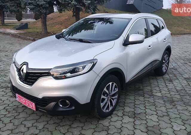Серый Рено Kadjar, объемом двигателя 1.46 л и пробегом 159 тыс. км за 15200 $, фото 1 на Automoto.ua