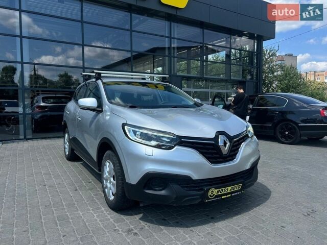 Сірий Рено Kadjar, об'ємом двигуна 1.2 л та пробігом 43 тис. км за 15700 $, фото 1 на Automoto.ua