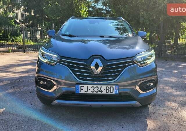 Серый Рено Kadjar, объемом двигателя 1.7 л и пробегом 171 тыс. км за 19900 $, фото 1 на Automoto.ua