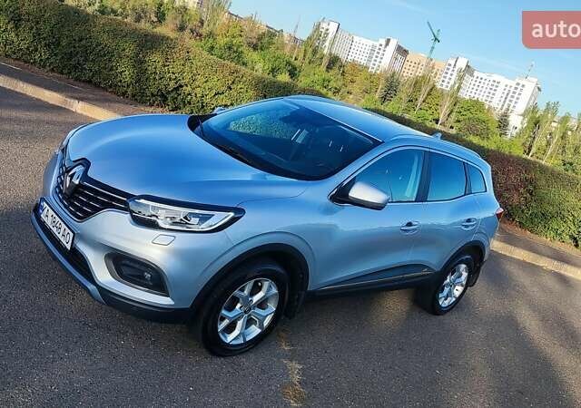 Сірий Рено Kadjar, об'ємом двигуна 1.46 л та пробігом 74 тис. км за 20900 $, фото 1 на Automoto.ua