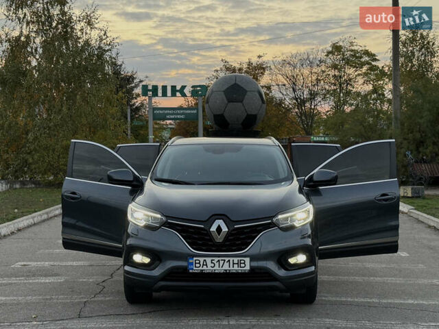 Серый Рено Kadjar, объемом двигателя 1.5 л и пробегом 88 тыс. км за 21800 $, фото 1 на Automoto.ua
