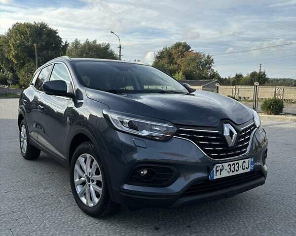 Серый Рено Kadjar, объемом двигателя 1.5 л и пробегом 144 тыс. км за 18500 $, фото 1 на Automoto.ua