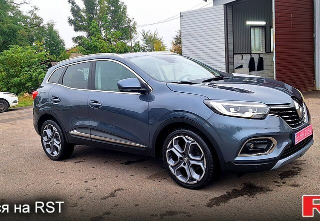 Серый Рено Kadjar, объемом двигателя 1.5 л и пробегом 139 тыс. км за 18950 $, фото 1 на Automoto.ua