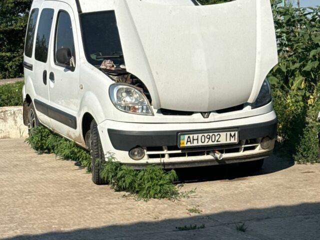 Белый Рено Кенгу Экспресс, объемом двигателя 1.4 л и пробегом 140 тыс. км за 2002 $, фото 1 на Automoto.ua