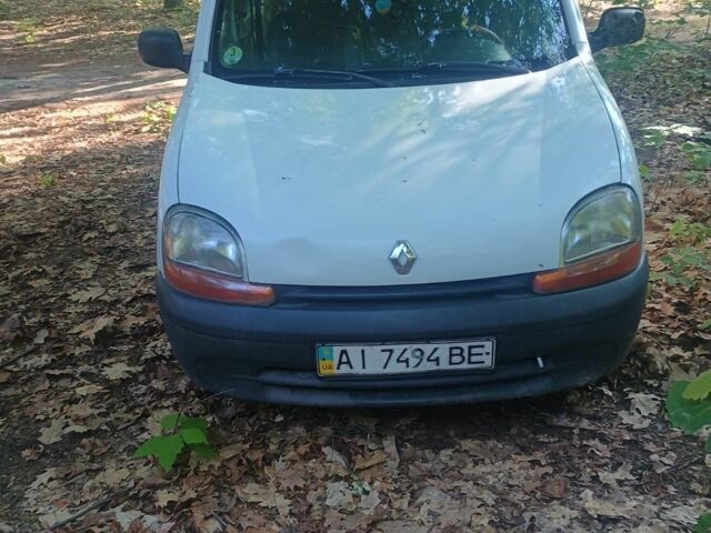 Белый Рено Кенгу Экспресс, объемом двигателя 1.5 л и пробегом 300 тыс. км за 1800 $, фото 1 на Automoto.ua