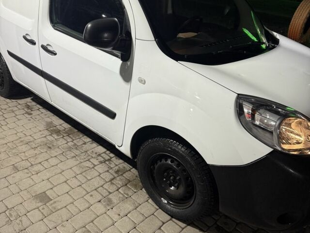 Белый Рено Кенгу Экспресс, объемом двигателя 1.5 л и пробегом 405 тыс. км за 4900 $, фото 1 на Automoto.ua