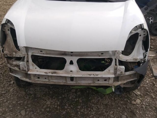 Белый Рено Кенгу Экспресс, объемом двигателя 1 л и пробегом 170 тыс. км за 677 $, фото 1 на Automoto.ua