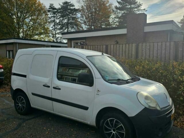 Белый Рено Кенгу Экспресс, объемом двигателя 1.5 л и пробегом 228 тыс. км за 1893 $, фото 1 на Automoto.ua