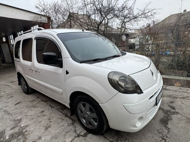 Белый Рено Кенгу Экспресс, объемом двигателя 1.5 л и пробегом 254 тыс. км за 7100 $, фото 1 на Automoto.ua