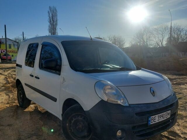 Белый Рено Кенгу Экспресс, объемом двигателя 1.5 л и пробегом 240 тыс. км за 4999 $, фото 1 на Automoto.ua