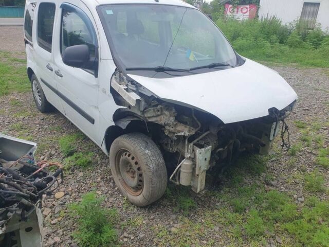 Белый Рено Кенгу Экспресс, объемом двигателя 1.5 л и пробегом 200 тыс. км за 3600 $, фото 1 на Automoto.ua