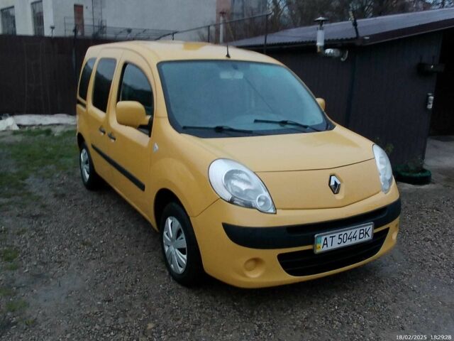 Желтый Рено Кенгу Экспресс, объемом двигателя 1.5 л и пробегом 131 тыс. км за 5900 $, фото 1 на Automoto.ua