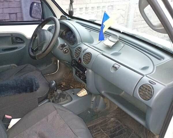 Белый Рено Кенгу, объемом двигателя 1.9 л и пробегом 100 тыс. км за 2015 $, фото 1 на Automoto.ua