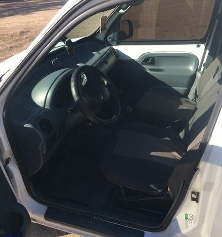 Белый Рено Кенгу, объемом двигателя 1.9 л и пробегом 280 тыс. км за 1900 $, фото 1 на Automoto.ua