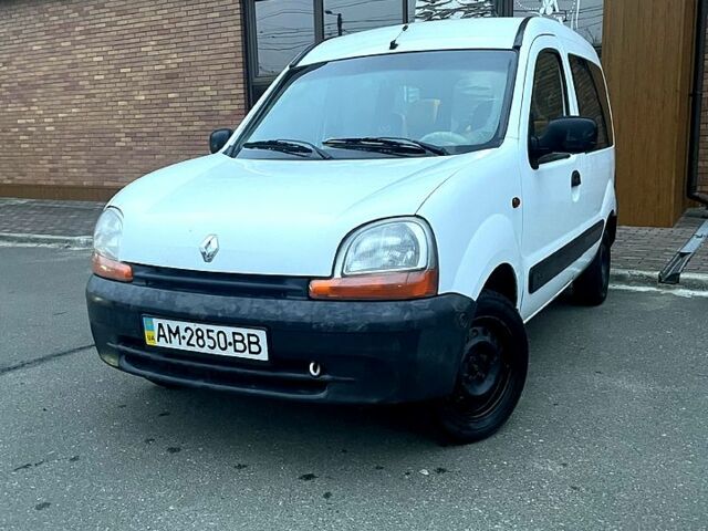 Белый Рено Кенгу, объемом двигателя 1.1 л и пробегом 170 тыс. км за 3300 $, фото 1 на Automoto.ua