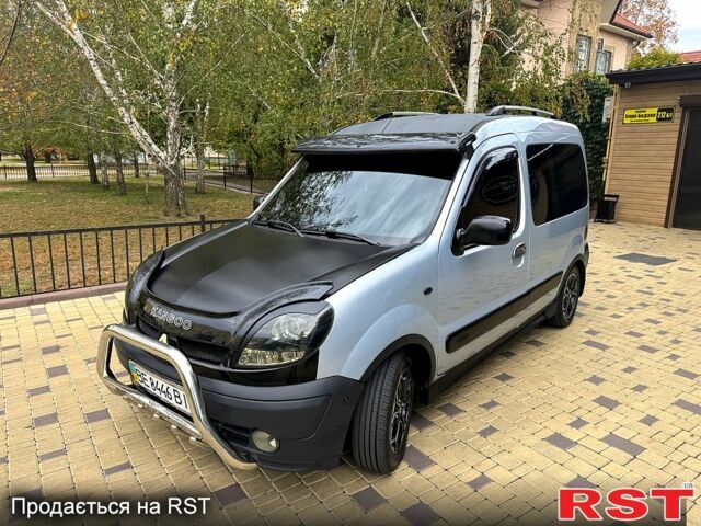 Білий Рено Кєнгу, об'ємом двигуна 1.5 л та пробігом 400 тис. км за 4999 $, фото 1 на Automoto.ua