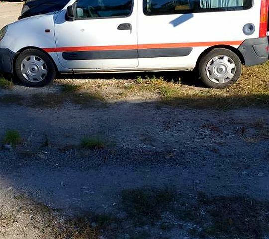 Рено Кенгу 2004 в Киеве на Automoto.ua Белый Рено Кенгу, объемом двигателя 1.5 л и пробегом 290 тыс. км за 2300 $, фото 1 на Automoto.ua