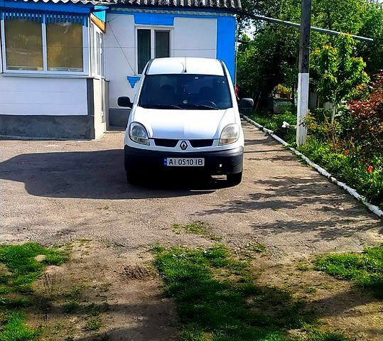 Рено Кенгу 2004 в Киеве на Automoto.ua Белый Рено Кенгу, объемом двигателя 1.5 л и пробегом 353 тыс. км за 3700 $, фото 1 на Automoto.ua