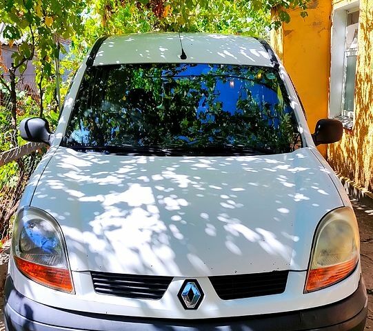 Білий Рено Кєнгу, об'ємом двигуна 1.5 л та пробігом 393 тис. км за 3400 $, фото 1 на Automoto.ua