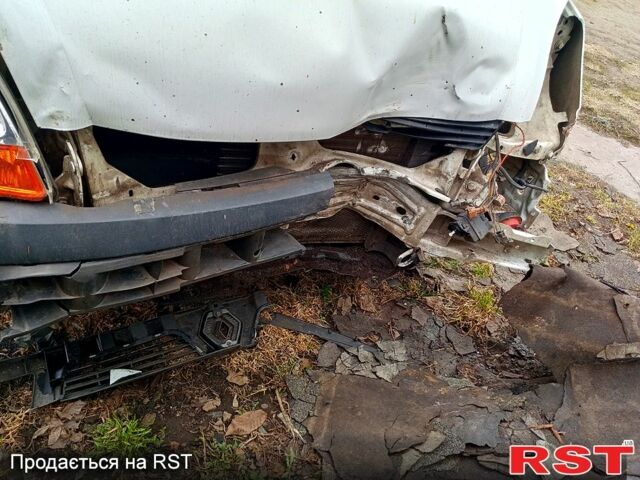 Белый Рено Кенгу, объемом двигателя 1.4 л и пробегом 400 тыс. км за 1100 $, фото 1 на Automoto.ua