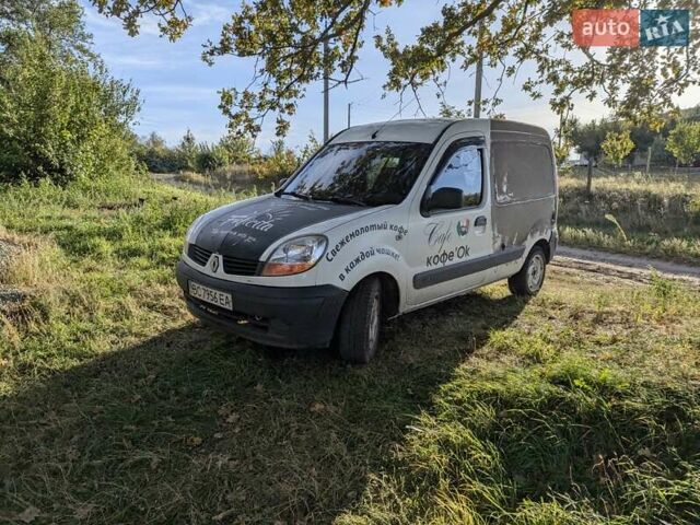 Белый Рено Кенгу, объемом двигателя 1.2 л и пробегом 268 тыс. км за 3200 $, фото 1 на Automoto.ua