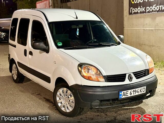 Белый Рено Кенгу, объемом двигателя 1.5 л и пробегом 300 тыс. км за 3200 $, фото 1 на Automoto.ua