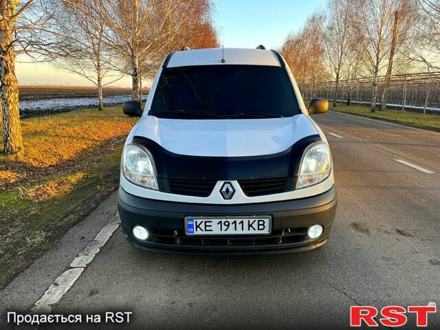 Белый Рено Кенгу, объемом двигателя 1.5 л и пробегом 440 тыс. км за 4600 $, фото 1 на Automoto.ua