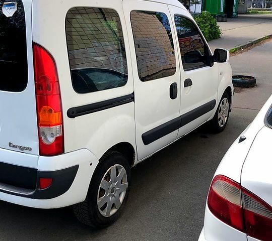 Белый Рено Кенгу, объемом двигателя 1.4 л и пробегом 307 тыс. км за 3000 $, фото 1 на Automoto.ua